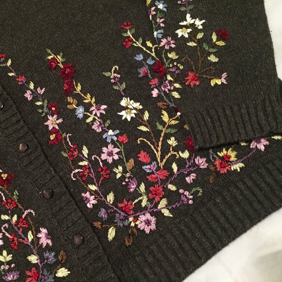 Vintage Tiara International Embroidered Floral Cardigan PM Grannycore PETITE MED - Picture 3 of 5